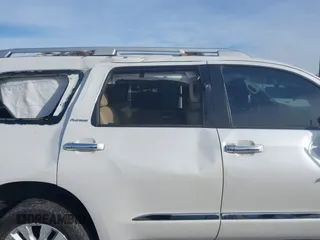 2020 Toyota Sequoia Platinum with VIN 5TDDY5G10LS175226, listed as a IAAI auction lot 41502259 with 75,043 mi miles. Bid and sale history available at carsss.com. Image 14.