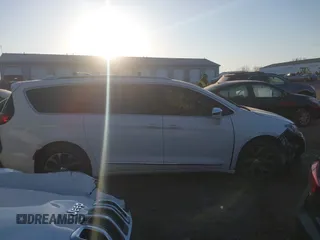 2017 Chrysler Pacifica Limited with VIN 2C4RC1GG4HR500560, listed as a IAAI auction lot 41764809 with 92,817 mi miles and . Bid and sale history available at DreamBid. Image 13.