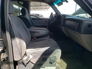 2002 Chevrolet Tahoe LS z VIN 1GNEC13V32J215385, wystawiony jako Copart lot #56666035 z przebiegiem 227 553 mil mil oraz Szkoda całkowita • Salvage title. Historia ofert i sprzedaży dostępna na DreamBid. Obrazek 7.