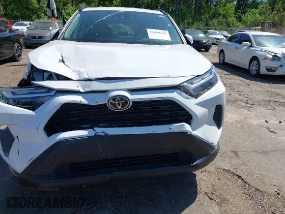 2024 Toyota RAV4 XLE with VIN 2T3P1RFV2RW443293, listed as a IAAI auction lot 42030139 with 32,277 mi miles. Bid and sale history available at carsss.com. Image 12.