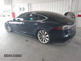 2014 Tesla Model S 60 с VIN 5YJSA1H11EFP60357, выставлен на аукционе IAAI как лот 42656130 с пробегом 133 344 миль миль и . История ставок и продаж доступна на DreamBid. Изображение 3.