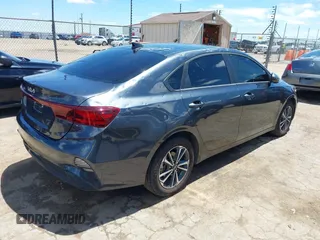 2024 Kia Forte LXS z VIN 3KPF24AD9RE819395, wystawiony jako IAAI lot #42182642 z przebiegiem 14 778 mil mil oraz . Historia ofert i sprzedaży dostępna na DreamBid. Obrazek 4.
