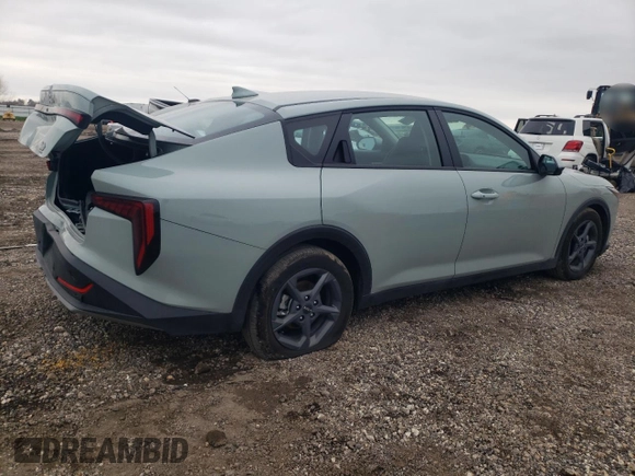 2025 Kia K4 LXS with VIN 3KPFT4DE8SE050010, listed as a Copart auction lot 46000115 with 1,667 mi miles and Salvage Title. Bid and sale history available at carsss.com. Image 3.
