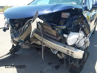 2022 Toyota Sienna LE z VIN 5TDKRKEC0NS101136, wystawiony jako IAAI lot #42141395 z przebiegiem 38 278 mil mil oraz . Historia ofert i sprzedaży dostępna na DreamBid. Obrazek 6.