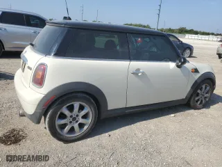 2009 MINI Cooper Hardtop with VIN WMWMF33589TT69934, listed as a Copart auction lot 43275705 with 157,482 mi miles and Clean Title. Bid and sale history available at carsss.com. Image 3.