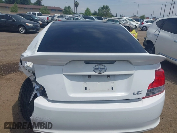 2011 Scion tC z VIN JTKJF5C74B3007388, wystawiony jako IAAI lot #42149607 z przebiegiem 120 694 mil mil oraz . Historia ofert i sprzedaży dostępna na DreamBid. Obrazek 16.