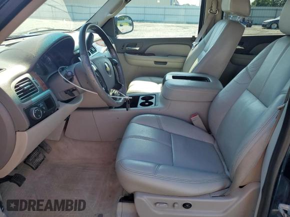 2007 Chevrolet Tahoe LTZ with VIN 1GNFC13J57R181007, listed as a Copart auction lot 56376455 with 202,161 mi miles and Salvage title. Bid and sale history available at DreamBid. Image 7.