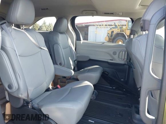 2024 Toyota Sienna XLE with VIN 5TDYRKEC3RS218404, listed as a IAAI auction lot 41837804 with 7,795 mi miles. Bid and sale history available at carsss.com. Image 8.