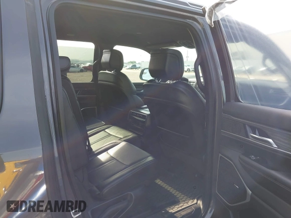 2024 Jeep Wagoneer Series II с VIN 1C4SJRBP8RS177563, выставлен на аукционе IAAI как лот 42506797 с пробегом 27 489 миль миль и . История ставок и продаж доступна на DreamBid. Изображение 8.