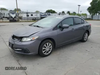 2015 Honda Civic LX z VIN 19XFB2F52FE275176, wystawiony jako Copart lot #53831585 z przebiegiem 142 435 mil mil oraz Szkoda całkowita • Salvage title. Historia ofert i sprzedaży dostępna na DreamBid. Obrazek 1.