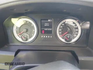 2016 Ram 1500 Express z VIN 1C6RR6KG0GS118906, wystawiony jako IAAI lot #42155565 z przebiegiem 148 016 mil mil oraz . Historia ofert i sprzedaży dostępna na DreamBid. Obrazek 7.
