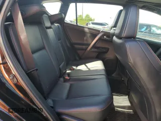 2017 Toyota RAV4 SE z VIN 2T3JFREV9HW647810, wystawiony jako Copart lot #57019355 z przebiegiem 108 770 mil mil oraz Czysty tytuł • Clean title. Historia ofert i sprzedaży dostępna na DreamBid. Obrazek 11.