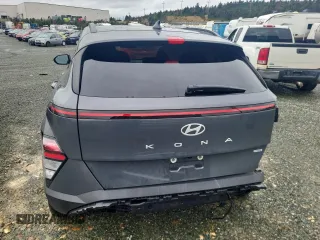 2025 Hyundai Kona SEL with VIN KM8HBCAB2SU207365, listed as a Copart auction lot 83624094 with 554 mi miles and Salvage Title. Bid and sale history available at carsss.com. Image 6.