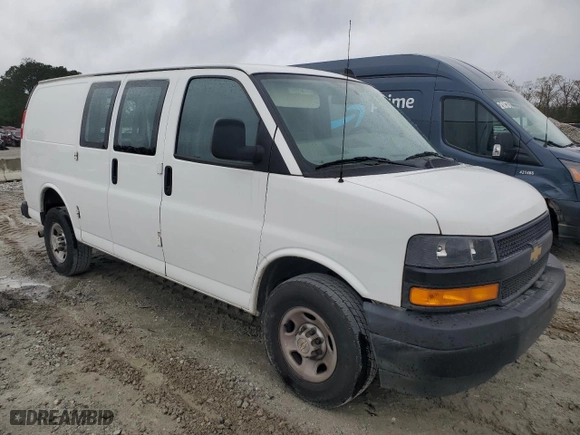 2022 Chevrolet Express Cargo Van with VIN 1GCWGAFPXN1217752, listed as a Copart auction lot 49950615 with 104,374 mi miles and Clean Title. Bid and sale history available at carsss.com. Image 4.