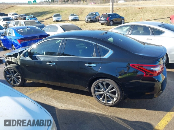 2018 Nissan Altima SR with VIN 1N4AL3AP4JC293173, listed as a IAAI auction lot 41079793 with 95,390 mi miles and . Bid and sale history available at carsss.com. Image 15.