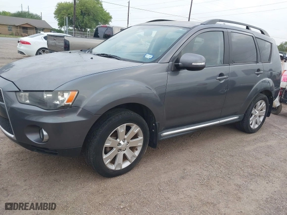 2011 Mitsubishi Outlander SE with VIN JA4AS3AW4BU023760, listed as a IAAI auction lot 42116273 with 147,731 mi miles. Bid and sale history available at carsss.com. Image 2.