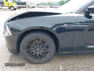 2013 Dodge Charger Police с VIN 2C3CDXAG1DH521921, выставлен на аукционе IAAI как лот 42504902 с пробегом 121 627 миль миль и . История ставок и продаж доступна на DreamBid. Изображение 18.