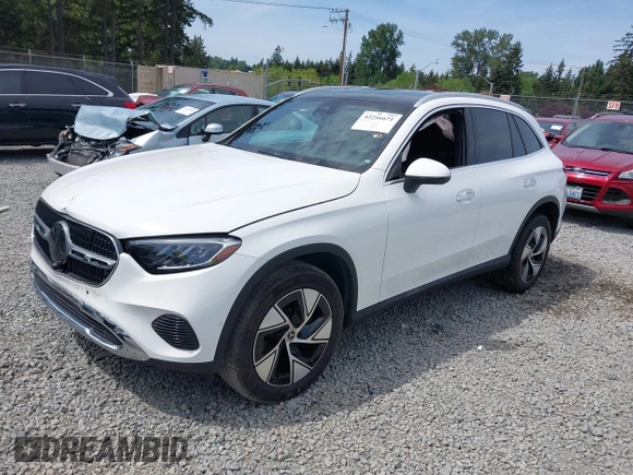 2024 Mercedes-Benz GLC 300 z VIN W1NKM4HB6RF216741, wystawiony jako IAAI lot #42216671 z przebiegiem Nie podano mil oraz . Historia ofert i sprzedaży dostępna na DreamBid. Obrazek 18.