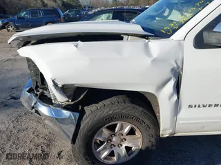 2016 Chevrolet Silverado 1500 LT with VIN 1GCRCREC9GZ265785, listed as a IAAI auction lot 41371453 with 270,932 mi miles. Bid and sale history available at carsss.com. Image 6.