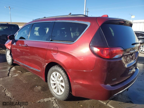 2017 Chrysler Pacifica Touring-L with VIN 2C4RC1BG9HR702303, listed as a Copart auction lot 82663374 with 182,648 mi miles and Salvage Title. Bid and sale history available at carsss.com. Image 2.