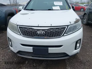 2014 Kia Sorento SX with VIN 5XYKW4A77EG449963, listed as a IAAI auction lot 41963370 with 182,072 mi miles. Bid and sale history available at carsss.com. Image 6.