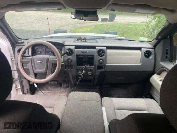 2010 Ford F-150 XL z VIN 1FTEW1E84AFD59603, wystawiony jako Copart lot #66653855 z przebiegiem 139 109 mil mil oraz Czysty tytuł • Clean title. Historia ofert i sprzedaży dostępna na DreamBid. Obrazek 9.