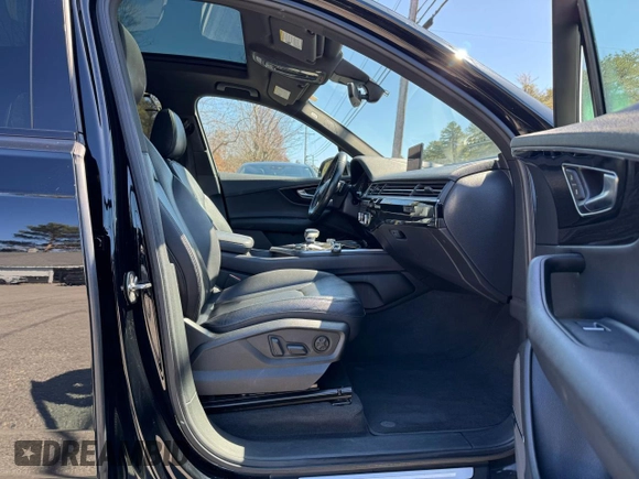 2019 Audi Q7 Prestige with VIN WA1VAAF72KD007695, listed as a Copart auction lot 52756465 with 142,760 mi miles and Clean Title. Bid and sale history available at carsss.com. Image 5.
