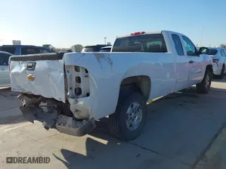 2013 Chevrolet Silverado 1500 LT with VIN 1GCRCSE08DZ166948, listed as a IAAI auction lot 41254225 with 206,541 mi miles. Bid and sale history available at carsss.com. Image 4.