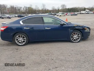 2009 Nissan Maxima SV z VIN 1N4AA51E39C858279, wystawiony jako IAAI lot #41998838 z przebiegiem 185 315 mil mil oraz . Historia ofert i sprzedaży dostępna na DreamBid. Obrazek 13.