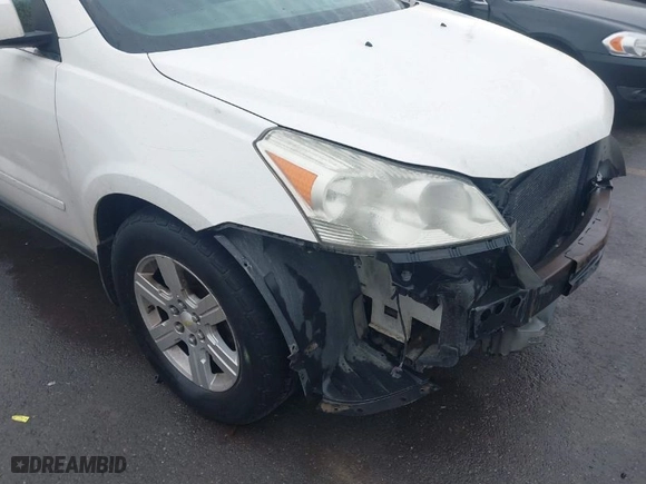 2011 Chevrolet Traverse LT w/1LT with VIN 1GNKVGED8BJ137769, listed as a IAAI auction lot 41138013 with 207,937 mi miles. Bid and sale history available at carsss.com. Image 6.