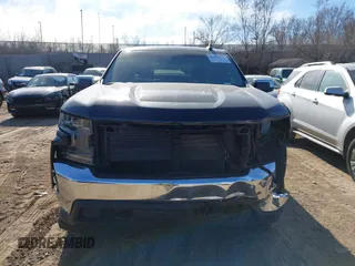 2019 Chevrolet Silverado 1500 LT with VIN 1GCUYDED8KZ365411, listed as a IAAI auction lot 41876231 with 70,205 mi miles. Bid and sale history available at carsss.com. Image 12.