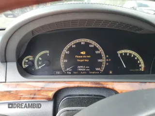 2009 Mercedes-Benz S 550 z VIN WDDNG86X59A281553, wystawiony jako Copart lot #59182785 z przebiegiem 198 424 mil mil oraz Czysty tytuł • Clean title. Historia ofert i sprzedaży dostępna na DreamBid. Obrazek 9.