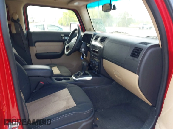 2006 Hummer H3 z VIN 5GTDN136868116302, wystawiony jako IAAI lot #42128659 z przebiegiem 85 659 mil mil oraz . Historia ofert i sprzedaży dostępna na DreamBid. Obrazek 5.