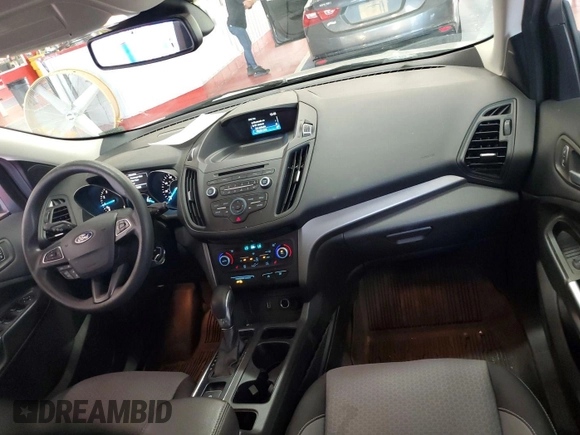 2018 Ford Escape SE z VIN 1FMCU9GD3JUC13075, wystawiony jako IAAI lot #42537659 z przebiegiem 77 270 mil mil oraz . Historia ofert i sprzedaży dostępna na DreamBid. Obrazek 1.