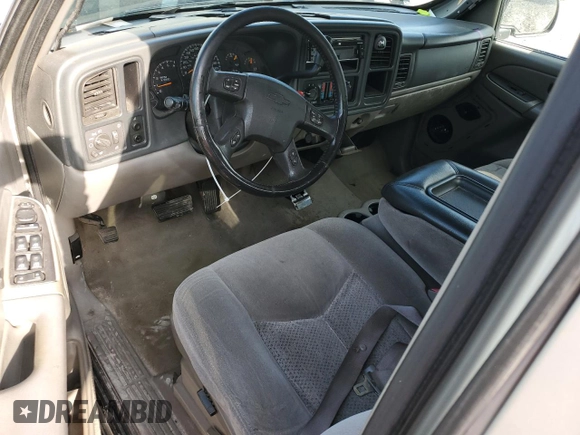 2005 Chevrolet Avalanche LS with VIN 3GNEC12Z55G202356, listed as a Copart auction lot 52032015 with 245,490 mi miles and Salvage title. Bid and sale history available at DreamBid. Image 8.
