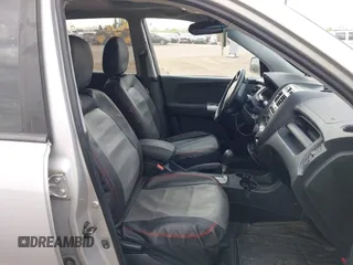 2005 Kia Sportage LX with VIN KNDJE723557070596, listed as a IAAI auction lot 42008414 with 215,204 mi miles and . Bid and sale history available at carsss.com. Image 5.