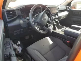 2022 Toyota Tundra SR z VIN 5TFKB5AA4NX008379, wystawiony jako Copart lot #53717915 z przebiegiem 56 199 mil mil oraz Szkoda całkowita • Salvage title. Historia ofert i sprzedaży dostępna na DreamBid. Obrazek 8.