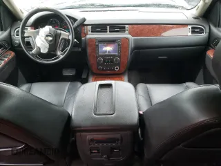 2013 Chevrolet Avalanche LTZ z VIN 3GNMCGE04DG340593, wystawiony jako Copart lot #57984385 z przebiegiem 169 702 mil mil oraz Szkoda całkowita • Salvage title. Historia ofert i sprzedaży dostępna na DreamBid. Obrazek 8.