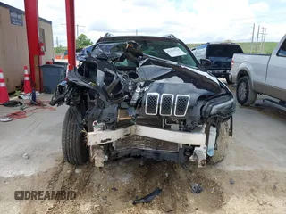 2021 Jeep Cherokee Latitude Lux with VIN 1C4PJMMXXMD158385, listed as a IAAI auction lot 42413514 with 86,163 mi miles and . Bid and sale history available at DreamBid. Image 6.