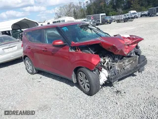 2020 Kia Soul S with VIN KNDJ23AU1L7097920, listed as a IAAI auction lot 40661560 with 93,607 mi miles. Bid and sale history available at carsss.com. Image 1.