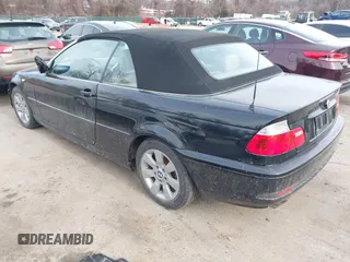 2006 BMW 3 Series 325Ci with VIN WBABW33466PX86228, listed as a IAAI auction lot 41612664 with 116,520 mi miles. Bid and sale history available at carsss.com. Image 3.