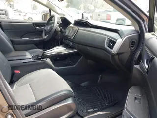 2018 Honda Clarity with VIN JHMZC5F12JC013732, listed as a IAAI auction lot 42157758 with 162,470 mi miles. Bid and sale history available at carsss.com. Image 5.