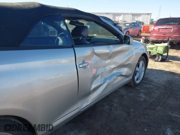 2006 Toyota Solara SE z VIN 4T1FA38P76U086799, wystawiony jako IAAI lot #41337669 z przebiegiem 147 176 mil mil oraz . Historia ofert i sprzedaży dostępna na DreamBid. Obrazek 6.