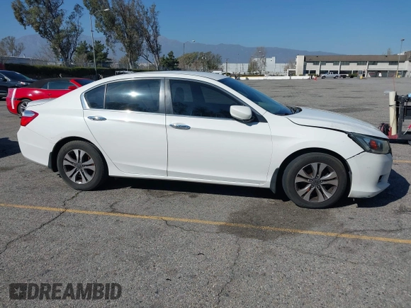 2015 Honda Accord Sedan LX with VIN 1HGCR2F33FA204165, listed as a IAAI auction lot 41631780 with 92,182 mi miles. Bid and sale history available at carsss.com. Image 13.
