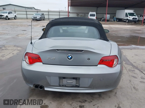 2006 BMW Z4 3.0si z VIN 4USBU53546LX01739, wystawiony jako IAAI lot #41531608 z przebiegiem 79 376 mil mil oraz . Historia ofert i sprzedaży dostępna na DreamBid. Obrazek 16.