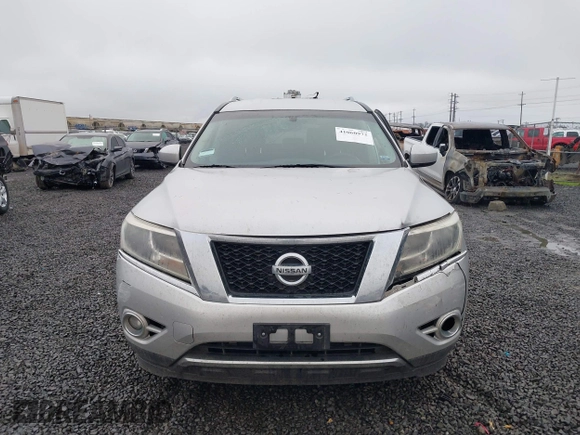 2015 Nissan Pathfinder SV z VIN 5N1AR2MN9FC703255, wystawiony jako IAAI lot #41060972 z przebiegiem 116 226 mil mil oraz . Historia ofert i sprzedaży dostępna na DreamBid. Obrazek 12.