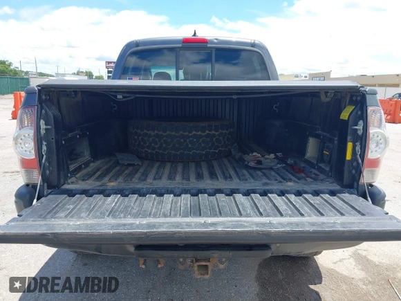 2012 Toyota Tacoma z VIN 5TFLU4EN8CX023888, wystawiony jako IAAI lot #42545349 z przebiegiem 118 369 mil mil oraz . Historia ofert i sprzedaży dostępna na DreamBid. Obrazek 16.