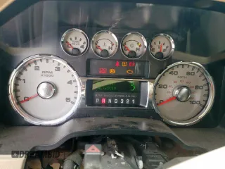 2008 Ford F-250 XL z VIN 1FTSW21R58ED32756, wystawiony jako Copart lot #60530325 z przebiegiem 165 089 mil mil oraz Czysty tytuł • Clean title. Historia ofert i sprzedaży dostępna na DreamBid. Obrazek 9.