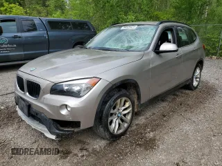 2015 BMW X1 xDrive28i z VIN WBAVL1C53FVY38297, wystawiony jako Copart lot #59529425 z przebiegiem Nie podano mil oraz Czysty tytuł • Clean title. Historia ofert i sprzedaży dostępna na DreamBid. Obrazek 1.