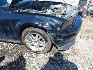 2007 Ford Mustang Deluxe with VIN 1ZVFT80N075253857, listed as a IAAI auction lot 41809040 with Not Provided miles. Bid and sale history available at carsss.com. Image 6.